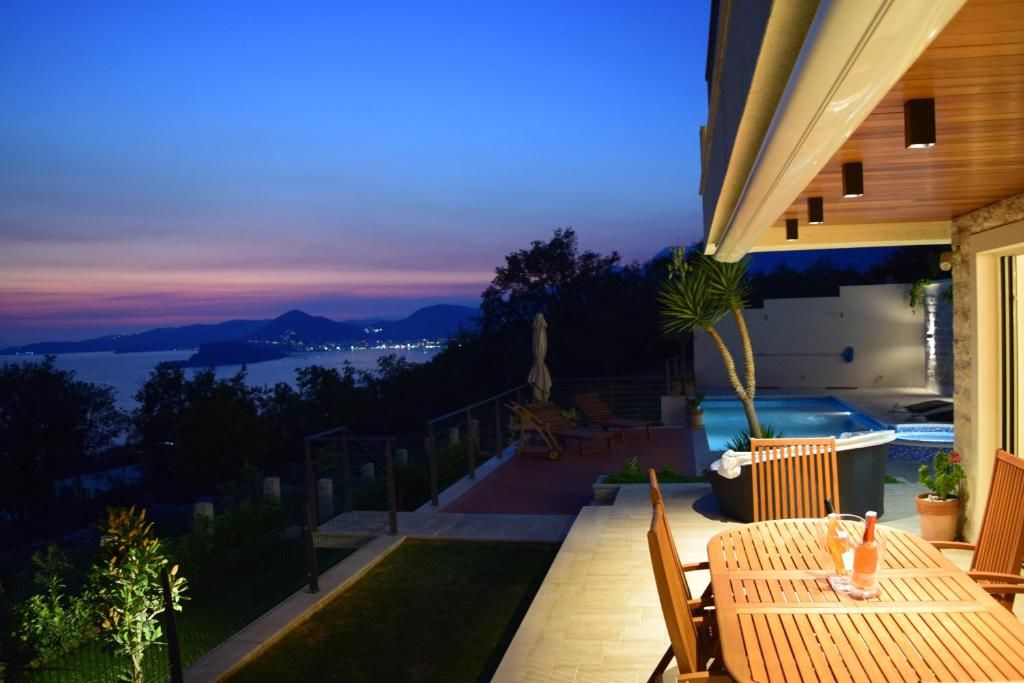 Виллы Luxury Villa Crystal Blue Свети-Стефан-54