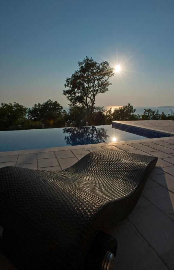 Виллы Luxury Villa Crystal Blue Свети-Стефан-10