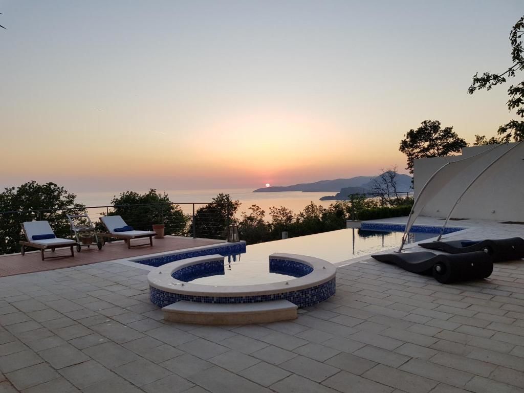 Виллы Luxury Villa Crystal Blue Свети-Стефан-85