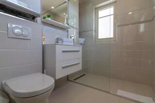 Виллы Luxury Villa Crystal Blue Свети-Стефан Вилла с собственным бассейном-97