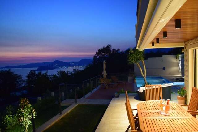 Виллы Luxury Villa Crystal Blue Свети-Стефан-53