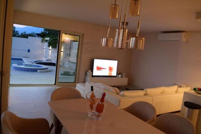 Виллы Luxury Villa Crystal Blue Свети-Стефан-55